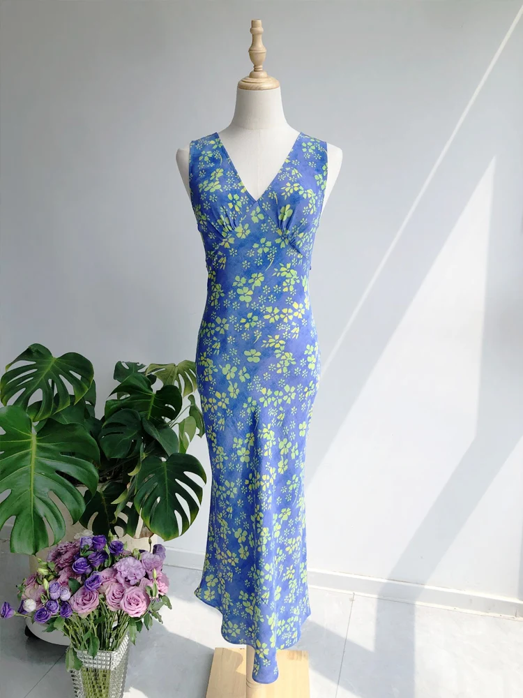 SuyaDream, ชุดเดรสยาวผู้หญิง, ผ้าไหมแท้ 100%, คอวี, เดรสพิมพ์ลายดอกไม้, เสื้อผ้าฤดูใบไม้ผลิฤดูร้อน 2025, สีฟ้า