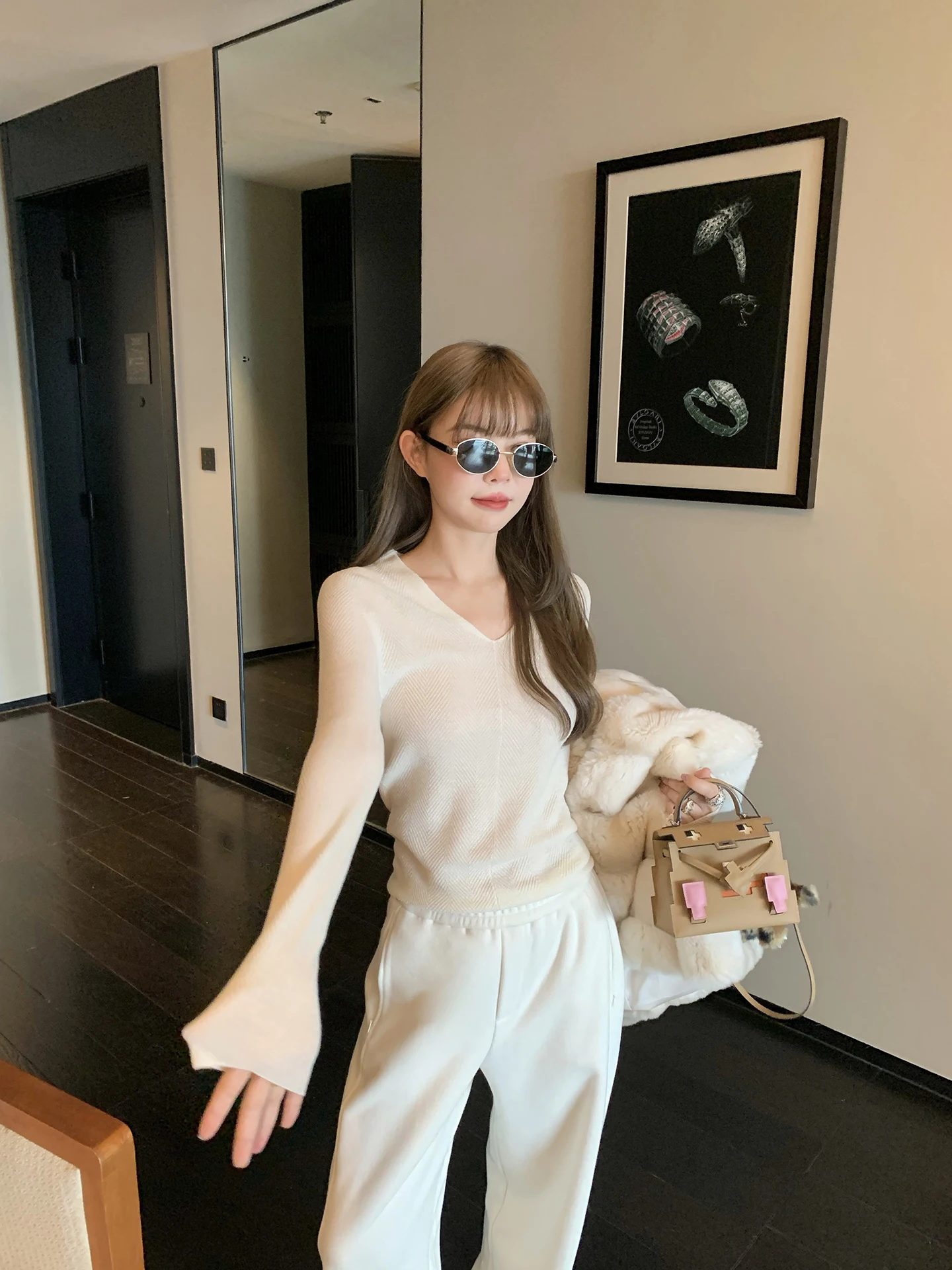

Cheerioaban Woolen Knitted V-neck Fishbone Ripple Base Layer Sweater Soft Casual Fit Women's Home Wear Long Sleeve Top