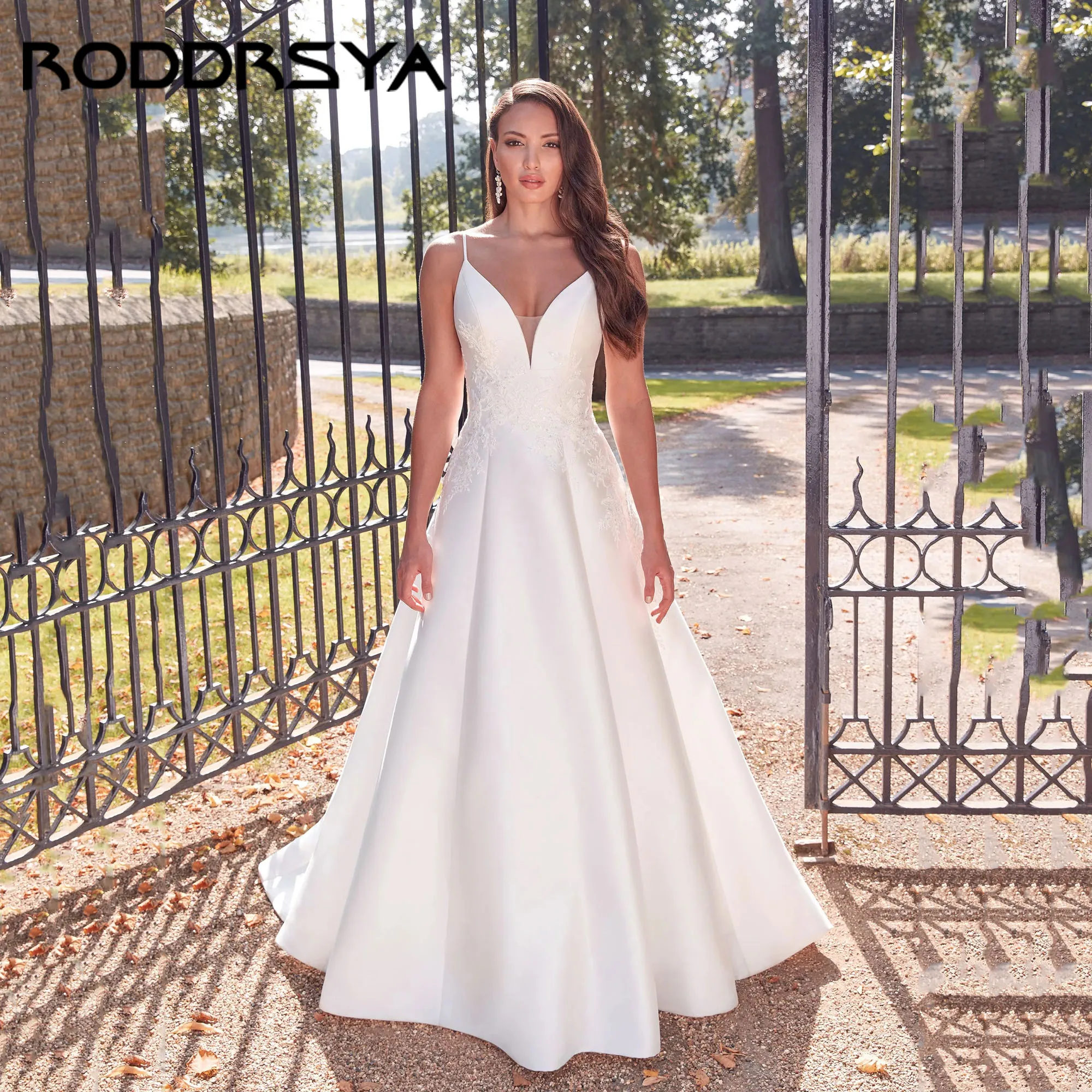 

RODDRSYA Satin A-Line Wedding Dress V-Neck Lace Appliques Spaghetti Straps Bridal Gown 2025 Backless vestido de novia Customized