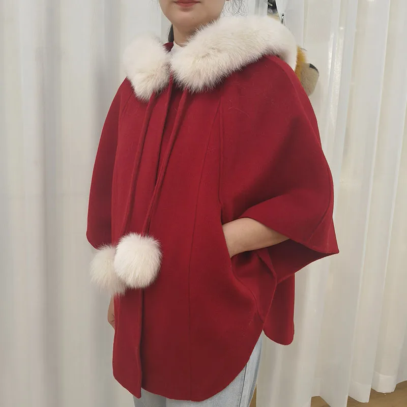 2026 Oversize Winter Loose Real Wool Blended Poncho With Real Fox Fur Hood Trim New Luxury Warm Hooded Ponchos