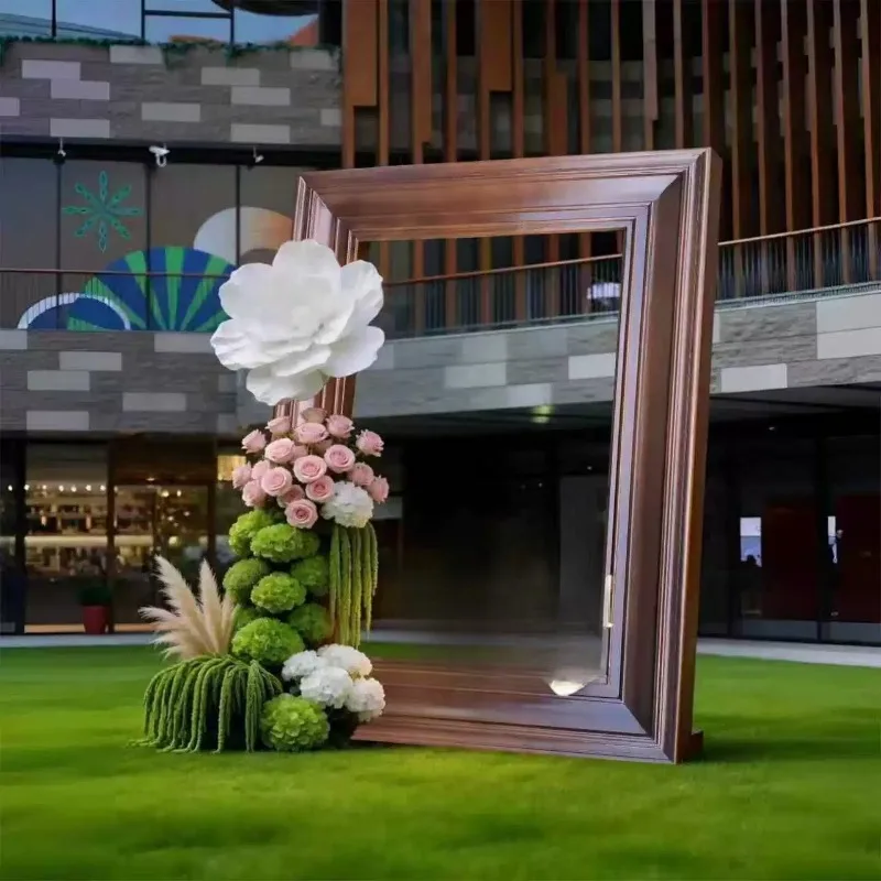 Customized Creative Large Frame Simple Style Wedding Clock in The Set Studio Exterior Decoration Picture Frame