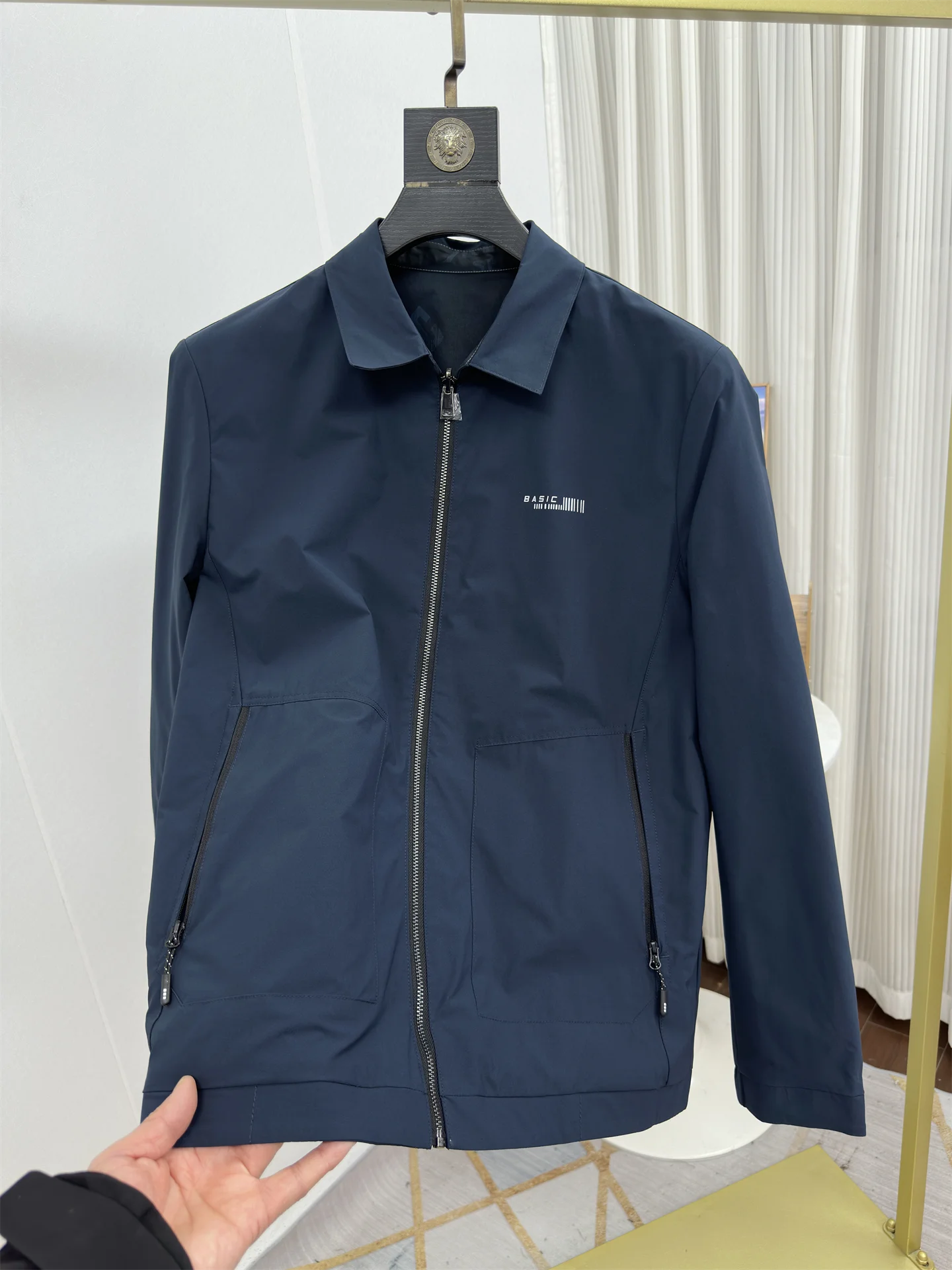 

Весенняя тонкая модная простая повседневная мужская куртка для делового стиля с молнией, длинными рукавами и воротником-стойкой