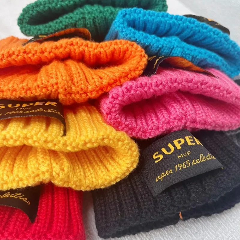 for zsiga letter woolen cap: Simple and versatile knitted cap. Ga Zi Jie's multi-color twisted woolen cap for autumn and winter - Detail 1