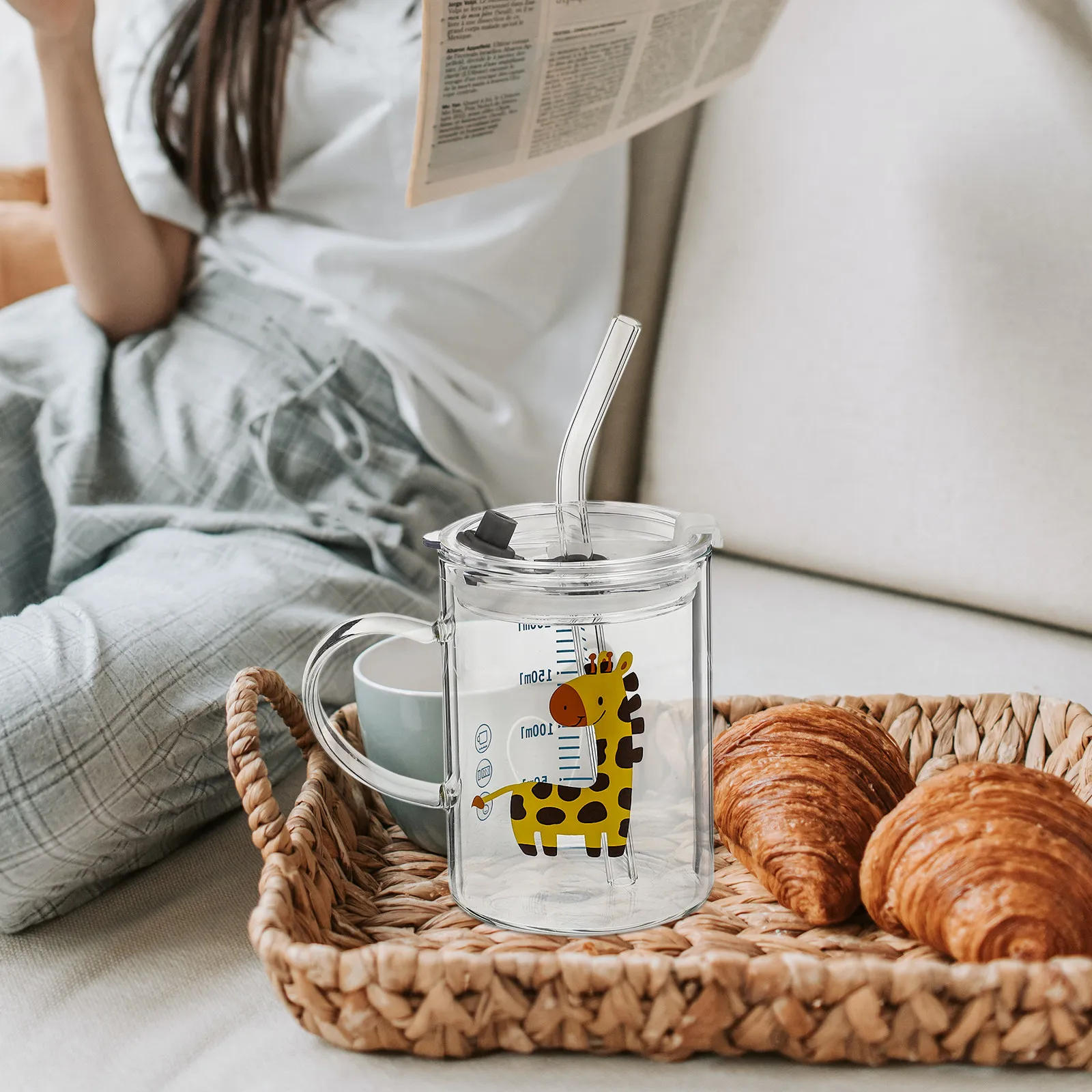 

1Pcs Glass Kids Straw Cup Deer Shape Drinking Mug for Children Water Milk Tea Coffee Juice Heat Cold Resistant Easy to Clean