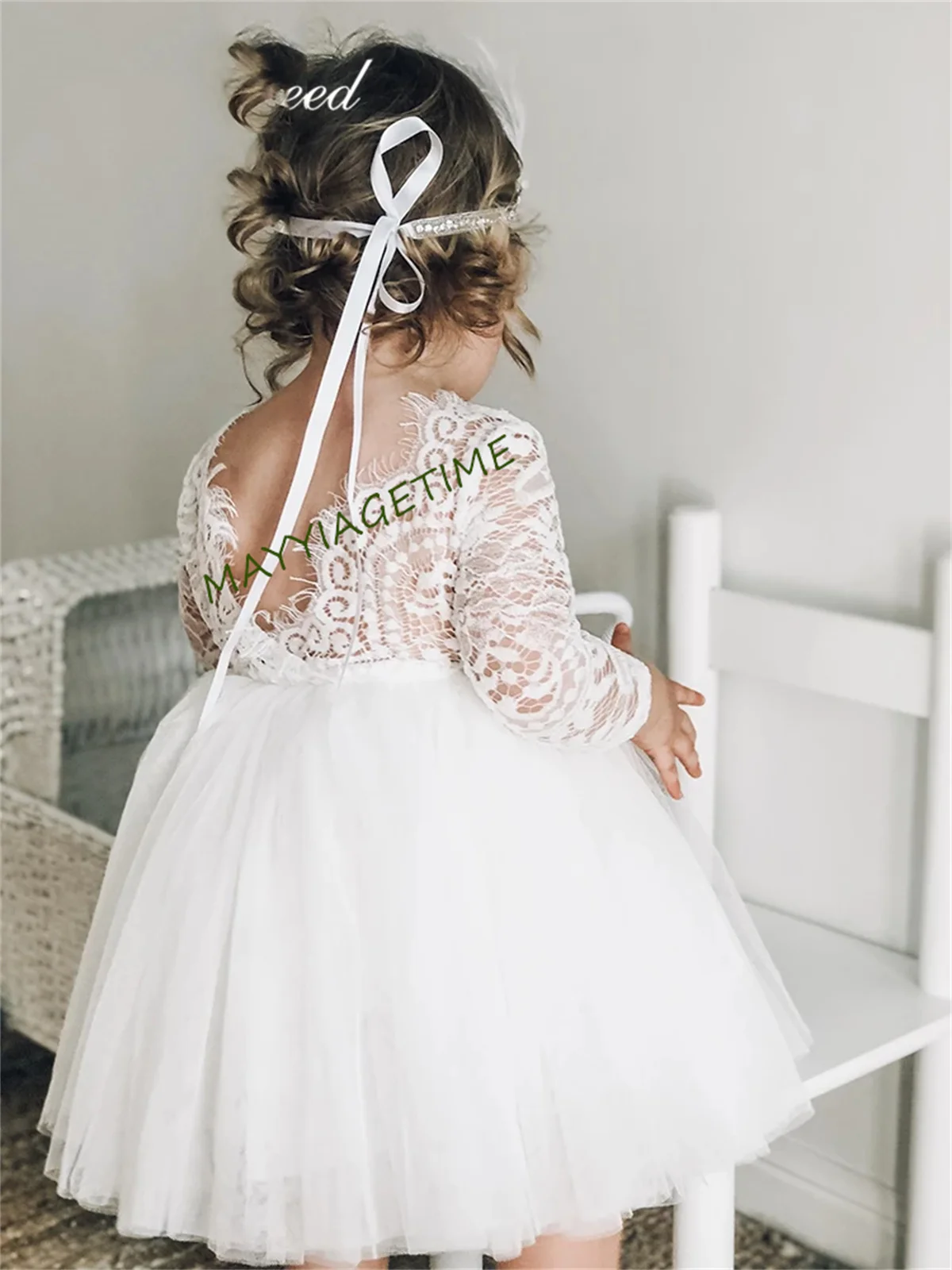 

Cute Ivory Lace Flower Girl Dresses O-Neck Long Sleeves First Communion Dresses Illusion Back Short Tulle Baby Girl Party Dress