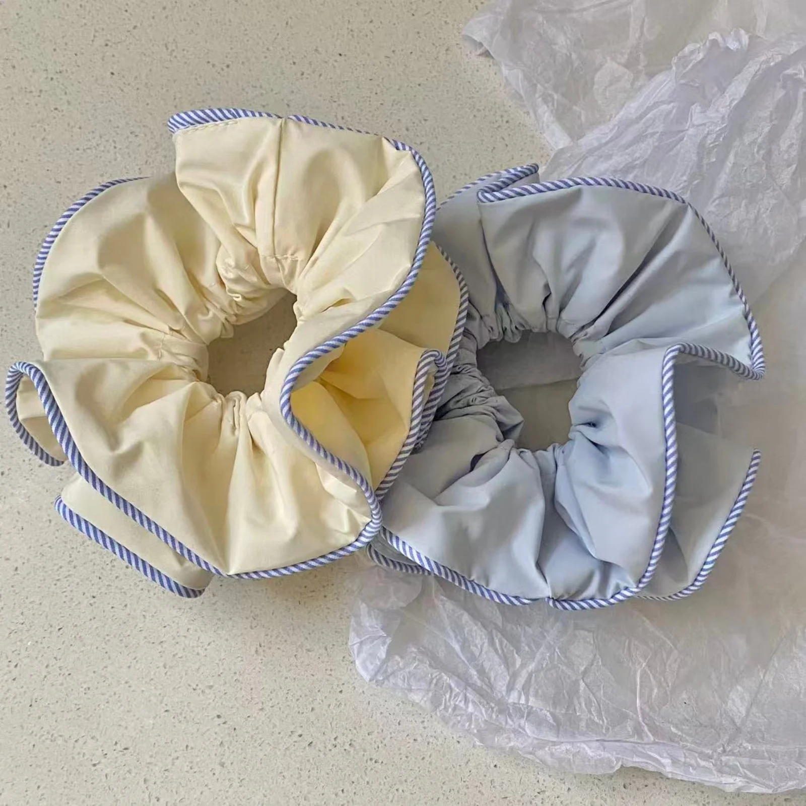 قطعة واحدة من ربطات الشعر باللونين الأزرق الفاتح والأصفر مع حافة مخططة زرقاء، إكسسوارات شعر كلاسيكية لطيفة للنساء والفتيات، وتصفيف يومي وهدايا