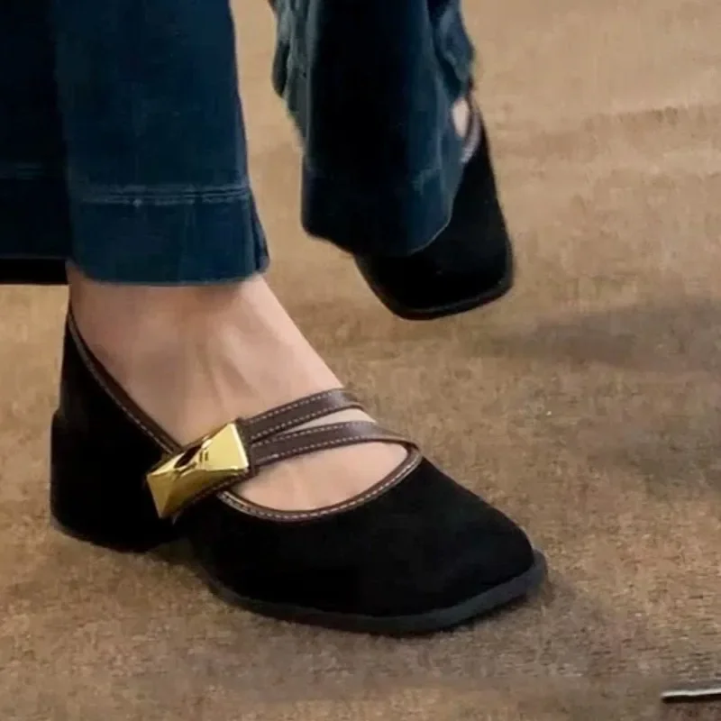 Schoenen Dames 2025, Hot Sale Ondiepe dameshoge hakken Mode Metalen decoratie Kantoor en carrière Nieuwe vierkante neus Hakken Dames