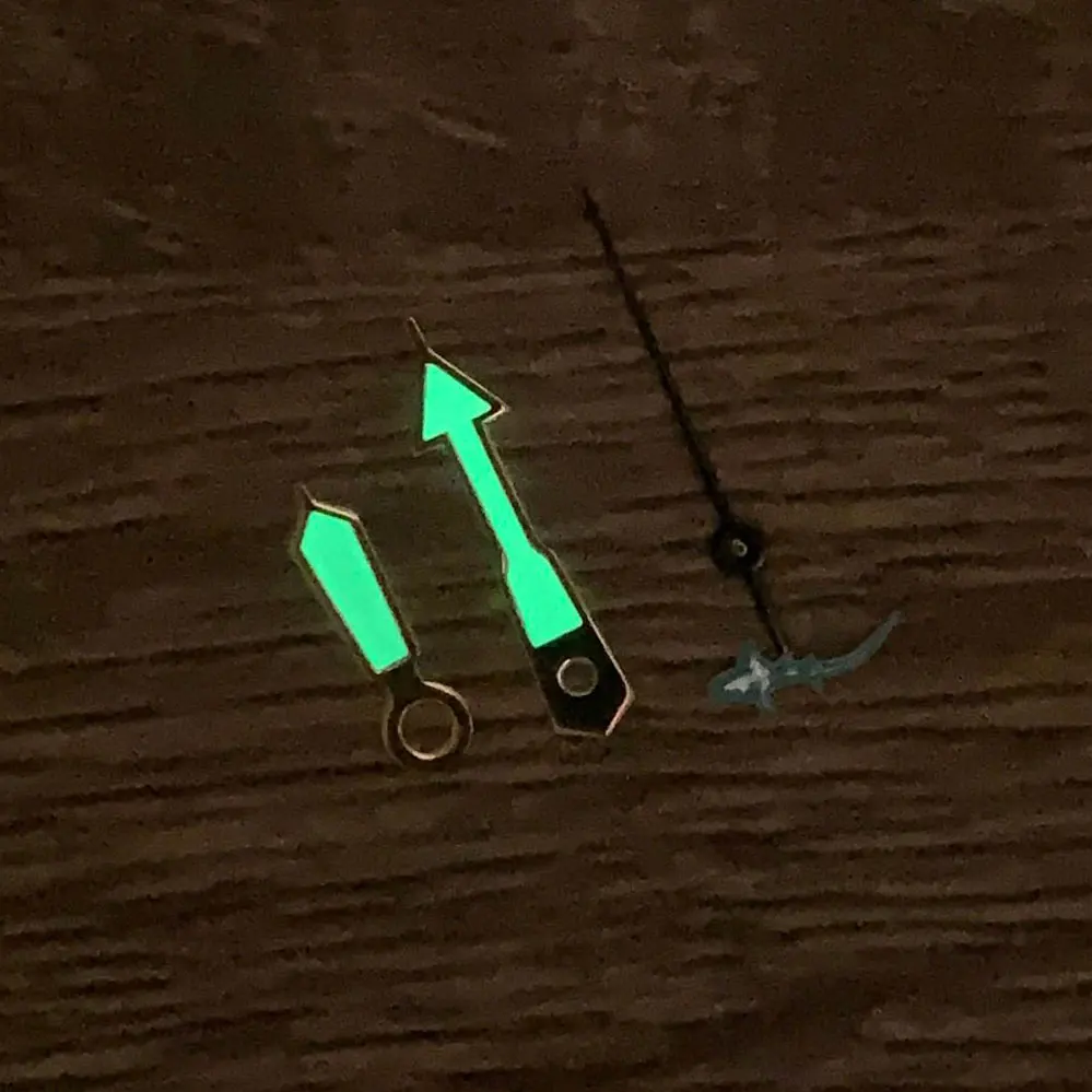 นาฬิกาข้อมือสีเขียวเรืองแสงพร้อมเต่า/ปลานาฬิกามือสองสำหรับเปลี่ยนการเคลื่อนไหวอัตโนมัติ Nh35/36/4R/7S