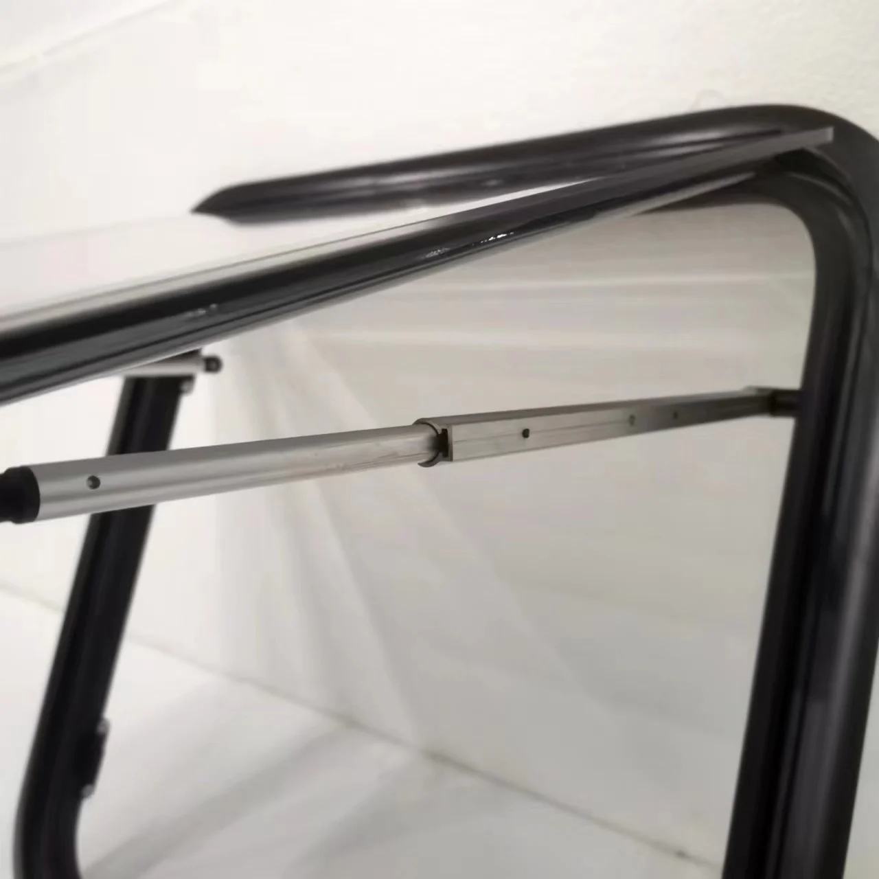 1000x600mm Wholesale RV Window Adjustable Struts System 40-50mm Installation Thickness Factory Direct
