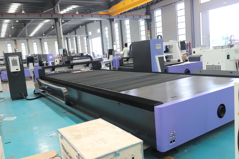เครื่องตัดโลหะไฟเบอร์เลเซอร์ AccTek พื้นที่ทํางานขนาดใหญ่ 2000 * 6000 มม. 6kw 12kw 20kw 30kw 40kw ทํางานได้อย่างมีเสถียรภาพและทนทาน