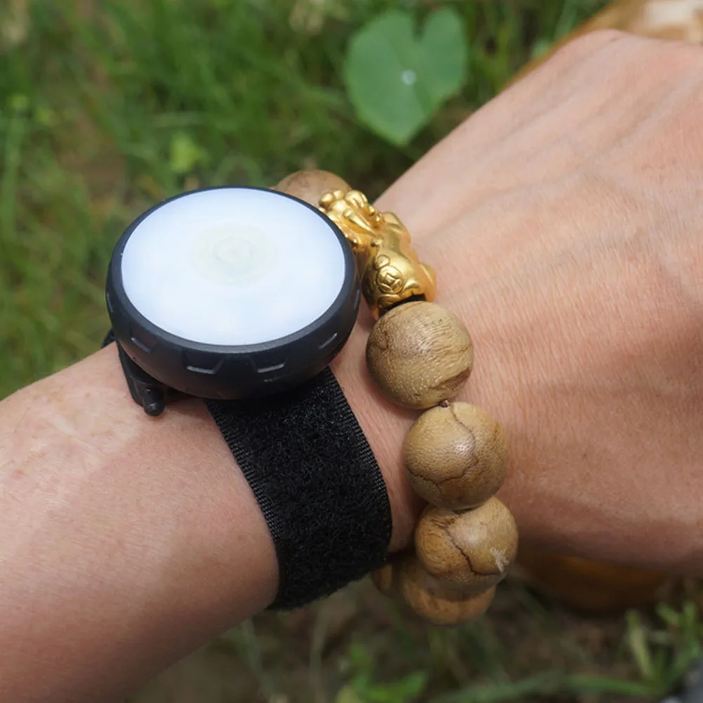 

Multifunctional LED Running Safety Light Clip on Strobe for Runners Dogs Bikes Walking Random Color Reflective Gear