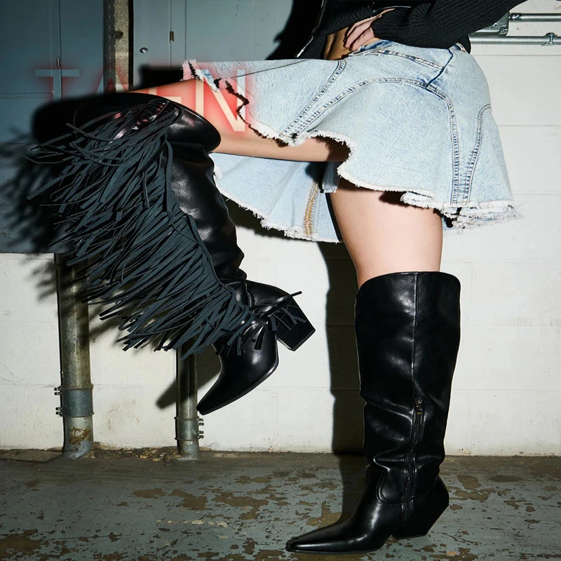 

Черные высокие сапоги на танкетке, женские сапоги выше колена с бахромой в стиле вестерн, милые сапоги до бедра в стиле пастушки, обувь большого размера 44
