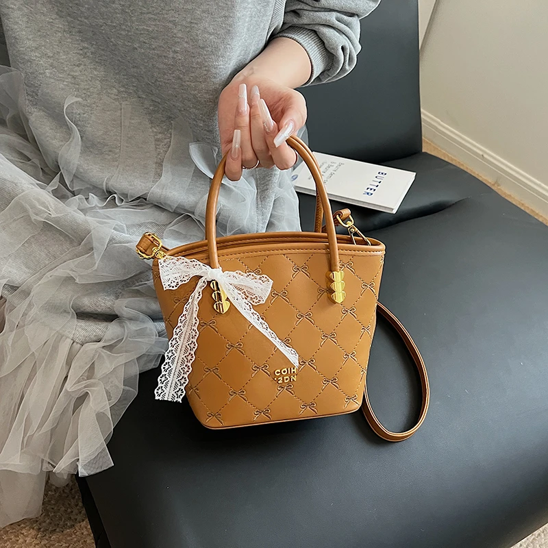 

Stylish Shoulder Bag for Women, Lesportsac Inspired with Portable Features and Niche Design