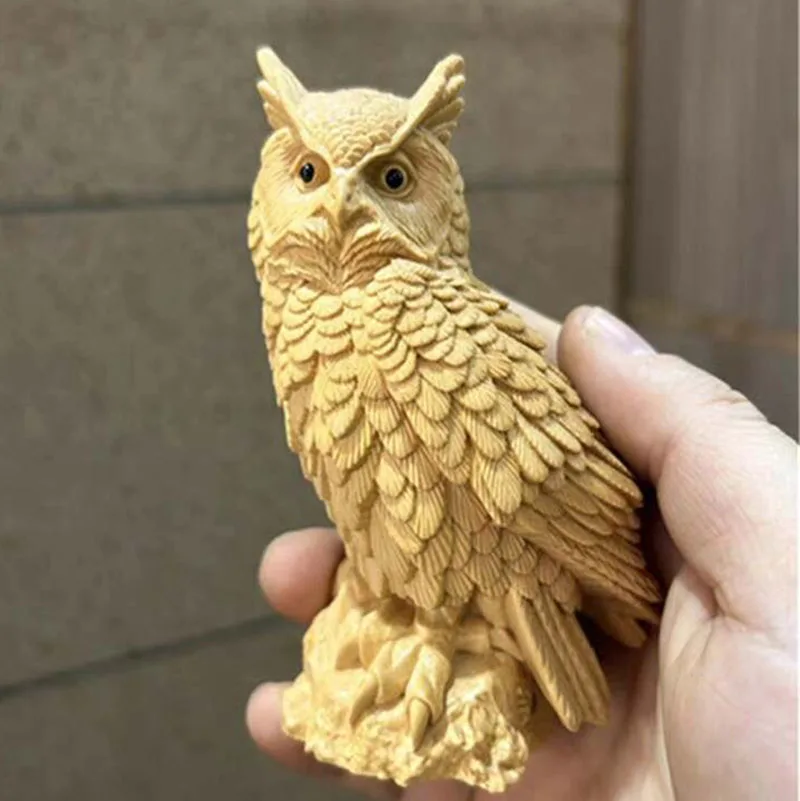 QH097 - 11 X 6 X 5 CM Boxwood Carved Figurine : Beautiful Owl