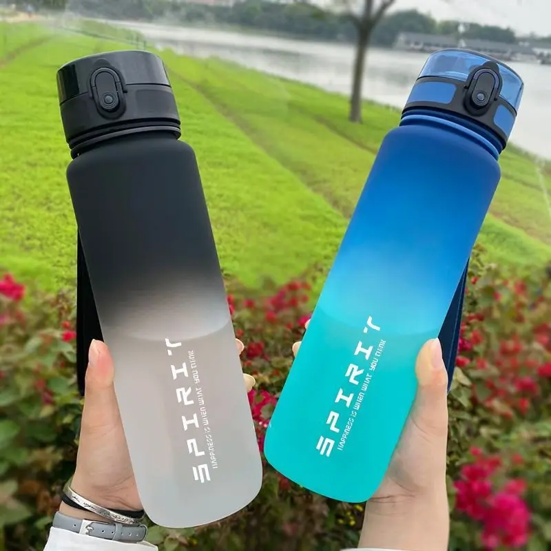 500 ml/650 ml/1000 ml ขวดน้ํากีฬา Leak PROOF ถ้วยพลาสติกที่มีสีสันดื่มสําหรับเดินทางกลางแจ้งแบบพกพา GYM Fitness Jugs