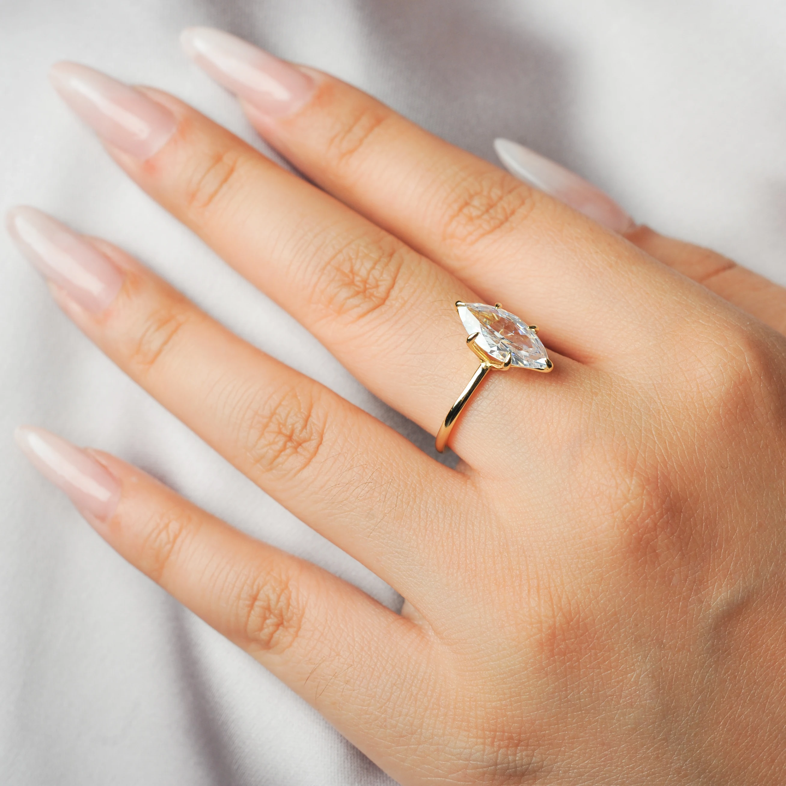 POTIY 9ct 5A Marquise-Schliff Zirkonia Solitär-Verlobungsring 925 Sterling Silber Vergoldet Brautgeschenk für Sie – Detail 9