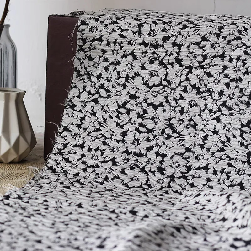 

1 ярд с тиснением коры, морщинистая черно-белая тканая жаккардовая ткань, пальто своими руками, верхняя одежда, костюм, сумка, дизайнерские ткани для пэчворка