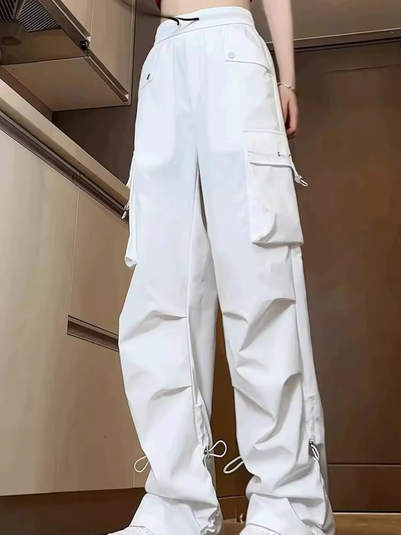 Spring and Autumn Thin American-Style Multi-Pocket Cargo Pants, Korean Version with Wide Legs, Super Slimming, a Must-Have for Students, Full of Design Sense, Loose, Casual, Versatile, and Sporty Long Pants