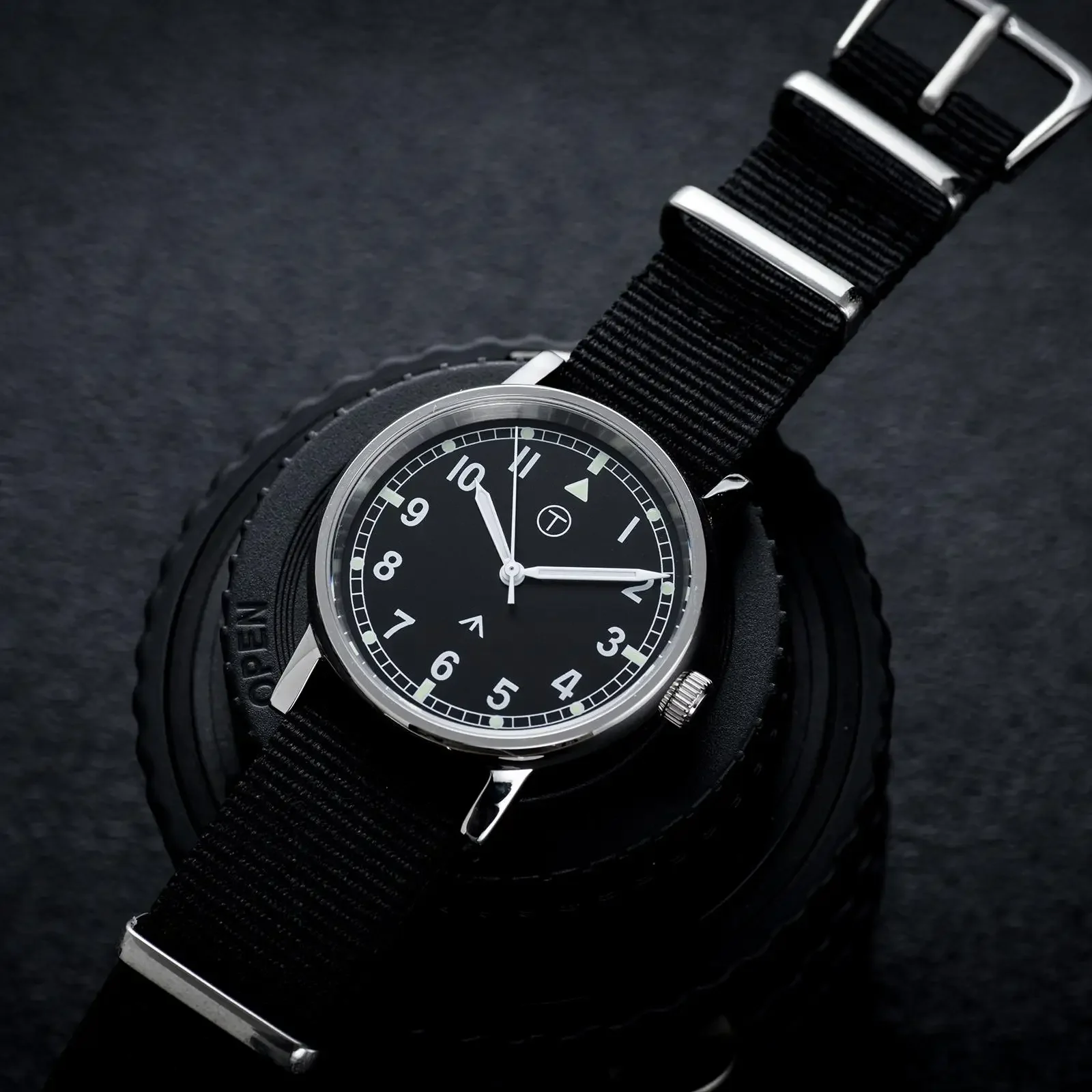 신비한 코드 36MM 남성용 시계 일본 석영 무브먼트 파일럿 방수 스테인레스 스틸 레트로 시계