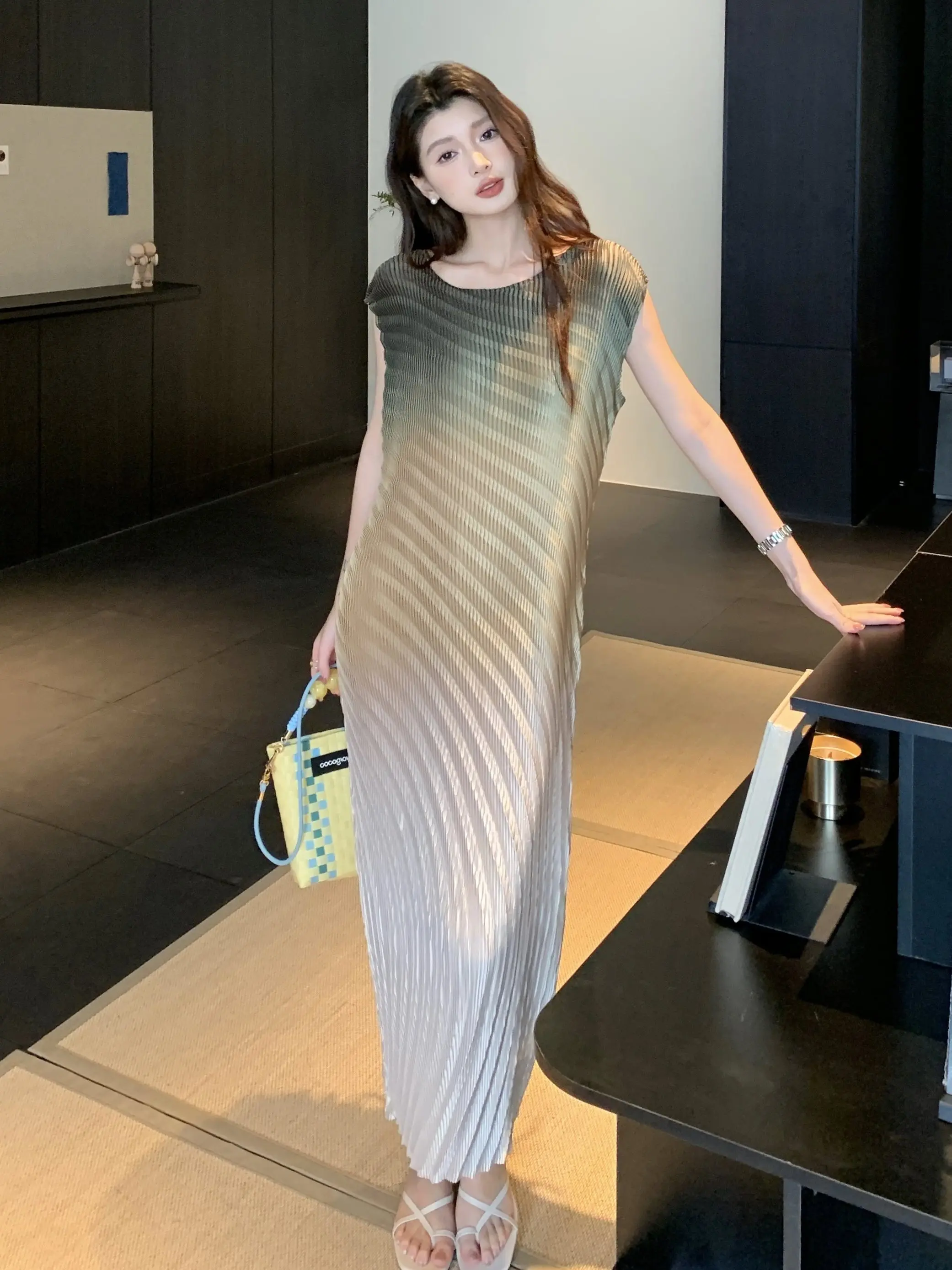 Elegant Casual Pleated Summer Dress Women's Loose Stylish Slimming Midi Skirt Straight Cut Loose Fit Polyester Fiber