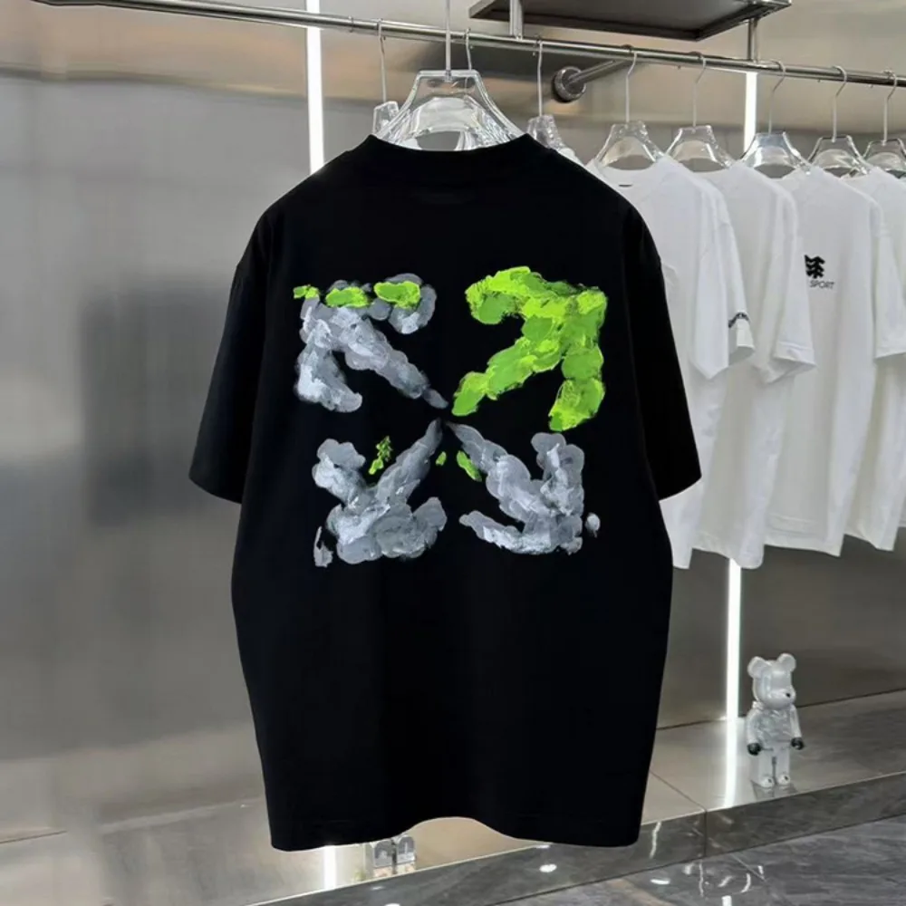 

Short-sleeved T-shirts Made of Pure Cotton for Both Men and Women with Hand-painted Letter Logos Are Fashionable