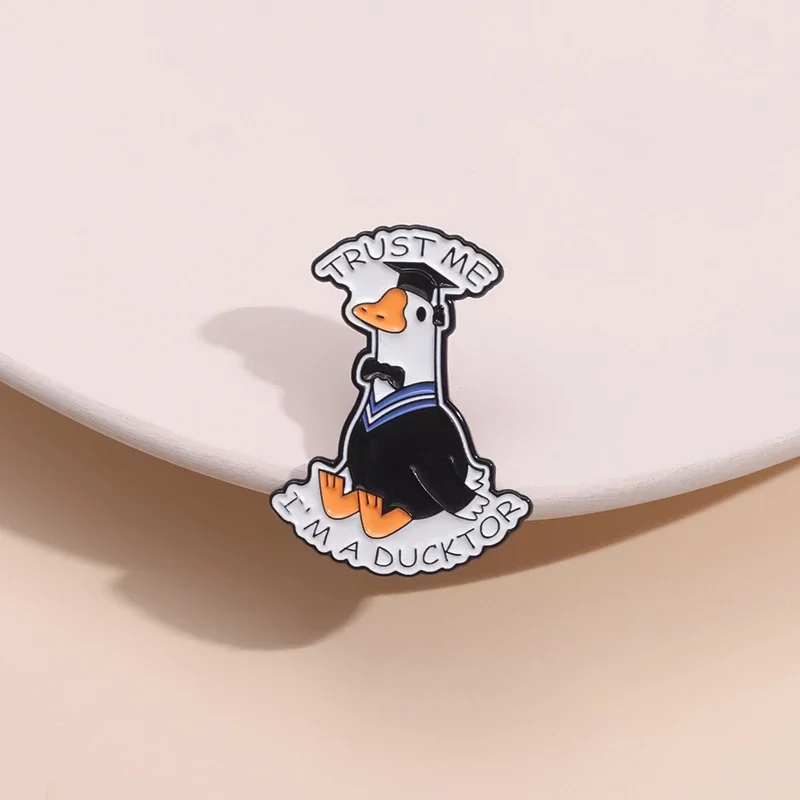 Trust Me I'm A Ducktor Enamel Pins Cartoon Duckling Animal Doctor Lapel Badge Brooches Jewelry Gift for Nurse Medicine Wholesale