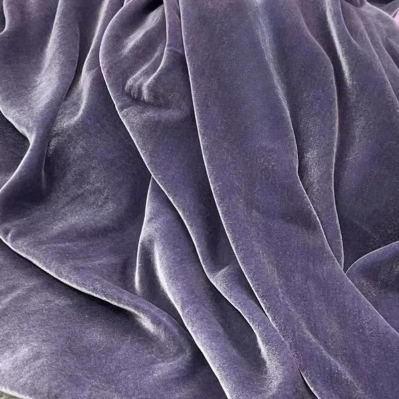 Рисунок 5 - Фиолетовая бархатная ткань шириной 140 см
