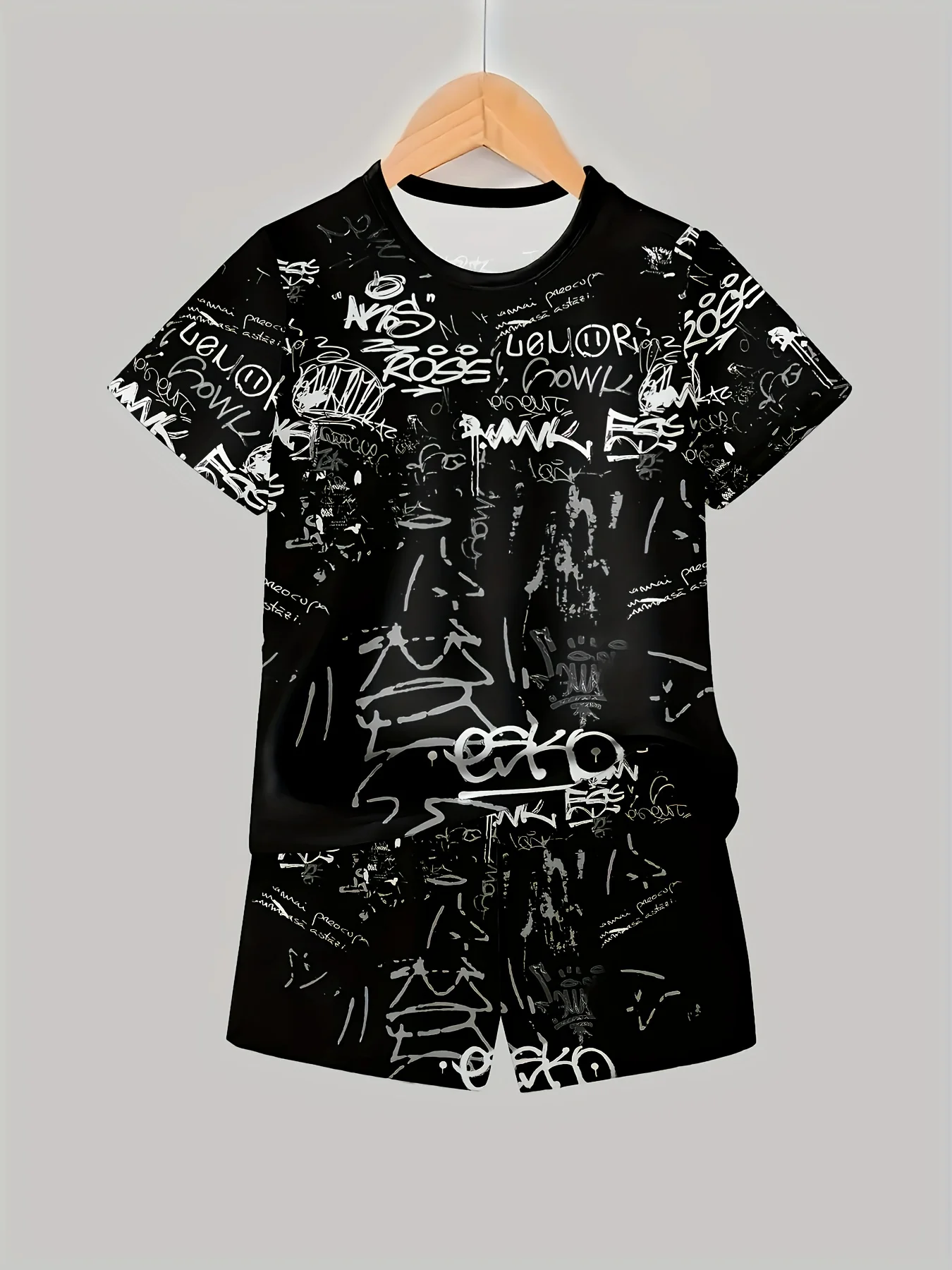 The 2025 Summer new Youth Suit a vibrant black 3D graffiti print casual men's wear