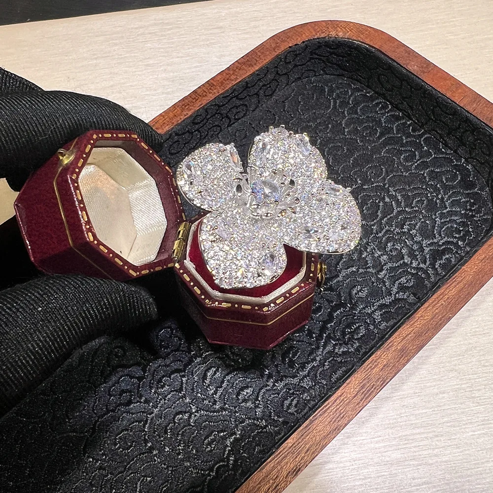 Anello aperto di lusso di moda con anello di gioielli con apertura zircone fiore gemma colorata per donna
