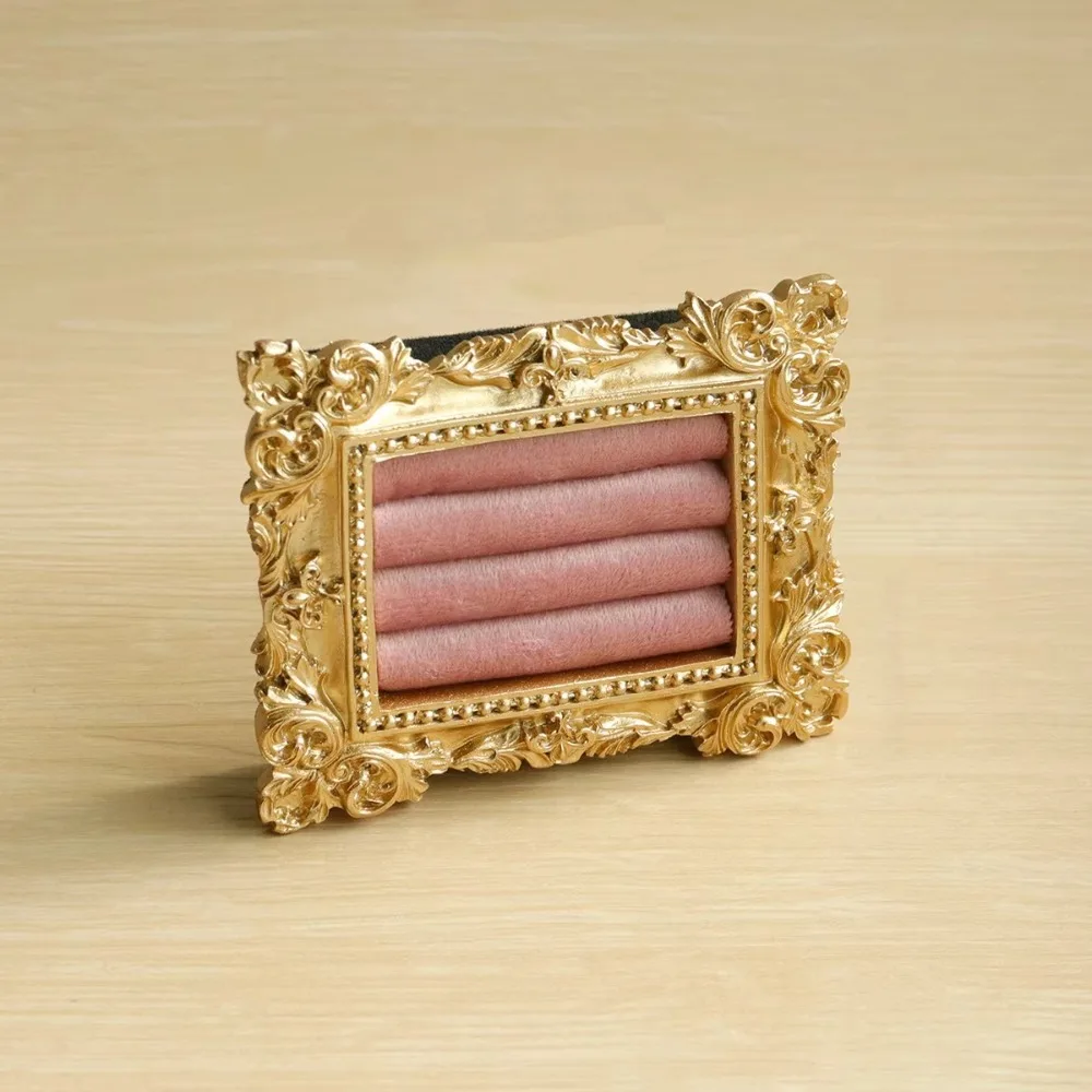 

Vintage Gold Ring Display Stand Velvet Organizer Photo Frame Suede Earring Tray Baroque Design Ring Holder Jewelry Display Rack