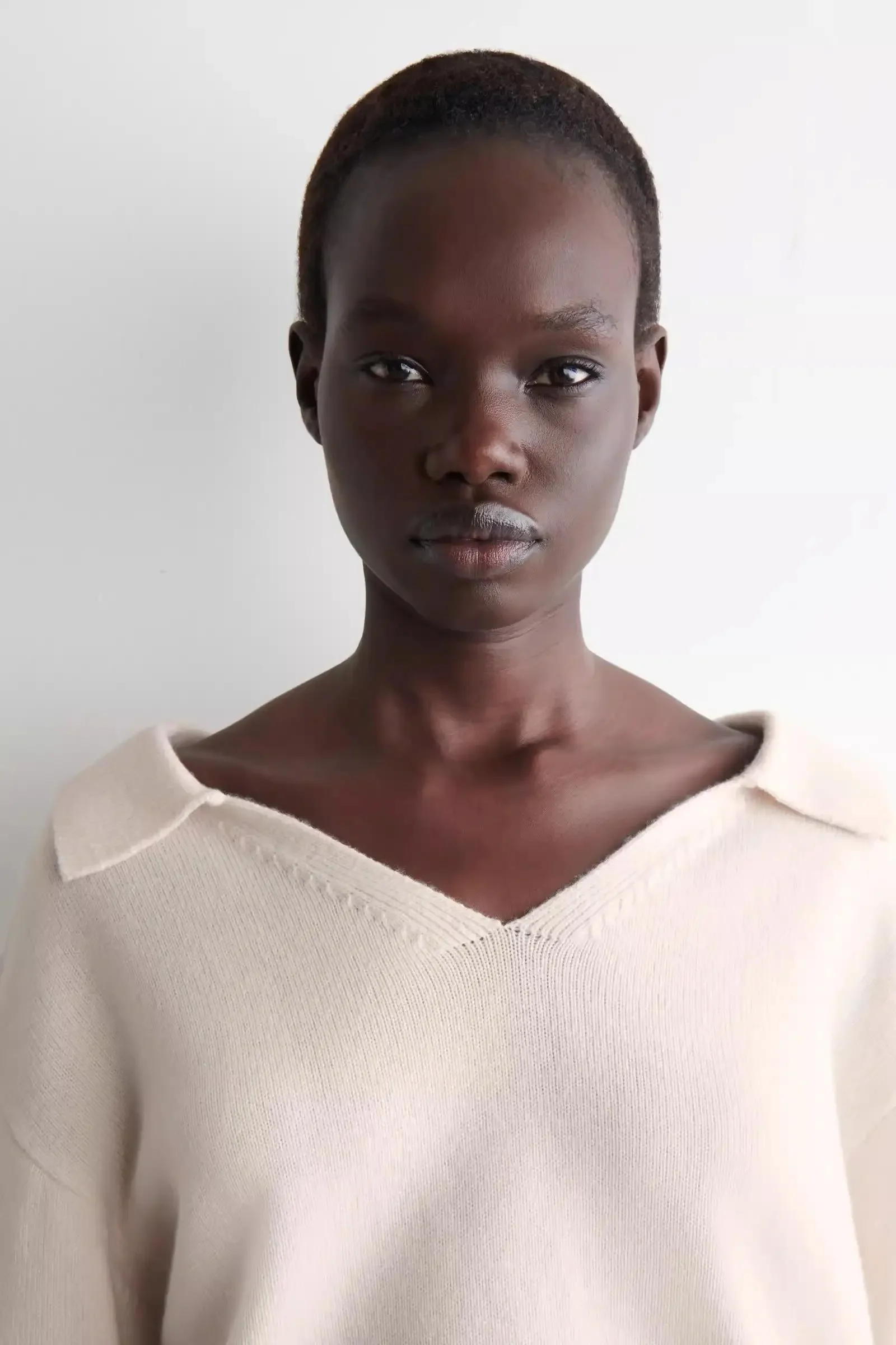 زي أثيري 2025 كوس نمط جديد لخريف المرأة عادية معيار نمط بولو طوق مزيج سترة محبوكة #1