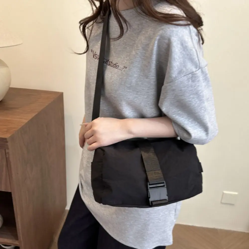

Portable Korean Crossbody Toast Bag Lightweight High Capacity Buckle Shoulder Bag Solid Color Zipper Commuting Bag Men Women
