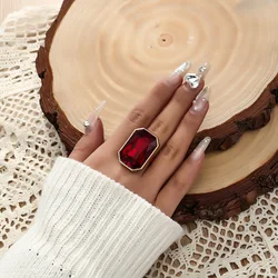 Yeni Lüks Dikdörtgen Geometrik Kristal Yüzükler Kadınlar için Lady anillos Vintage Altın Düğün Band Parmak Yüzük doğum günü hediyesi Parti