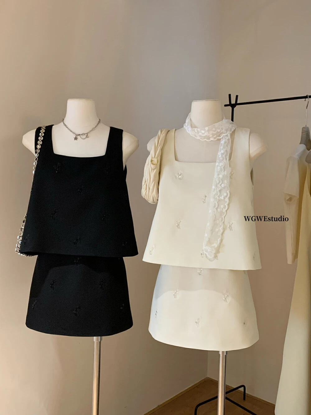 

Женский летний элегантный костюм с юбкой из двух предметов, женский костюм с квадратным вырезом и вышивкой с цветочным принтом, майка без рукавов + мини-юбка трапециевидной формы