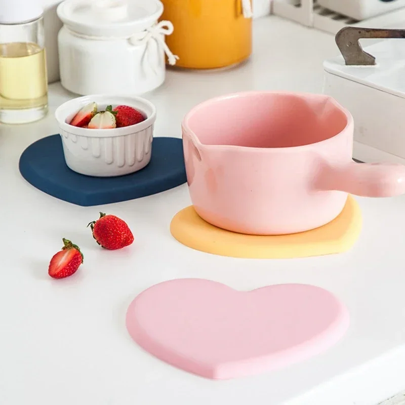 Heat Resistant Silicone Mat Thicker Drink Cup Non-slip Pot Coasters Heart-shaped Placemat Kitchen Accessories Holder Table