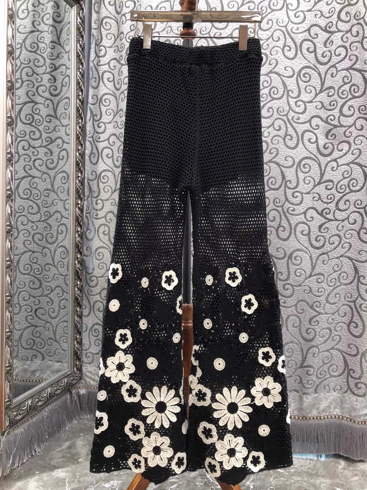 2025 신상 가을 패션 팬츠 고품질 여성 크로셰 니트 자수 풀 기장 플레어 레그 블랙 캐주얼 팬츠 트라우저