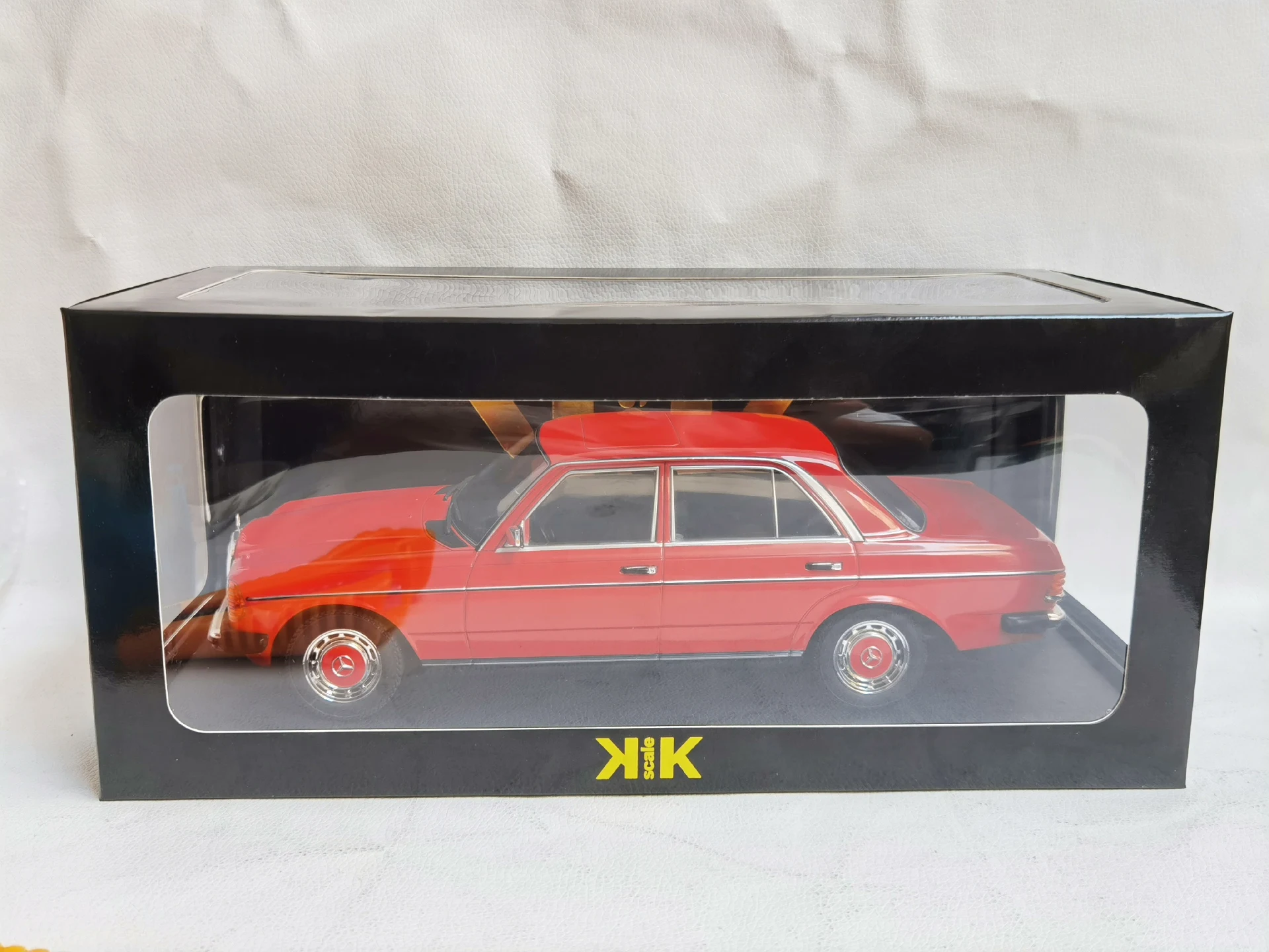 

Diecast KK 1/18 Scale BENZ 230E W123 1975 U6 Alloy Car Model