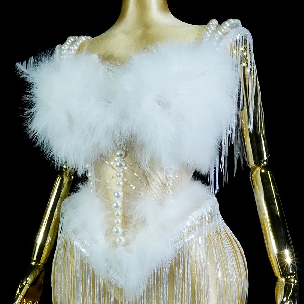 Nuevo GOGO pluma blanca escenario perla bata Sexy mujer club nocturno fiesta cumpleaños carnaval Crop Tops desgaste trajes de actuación de cantante