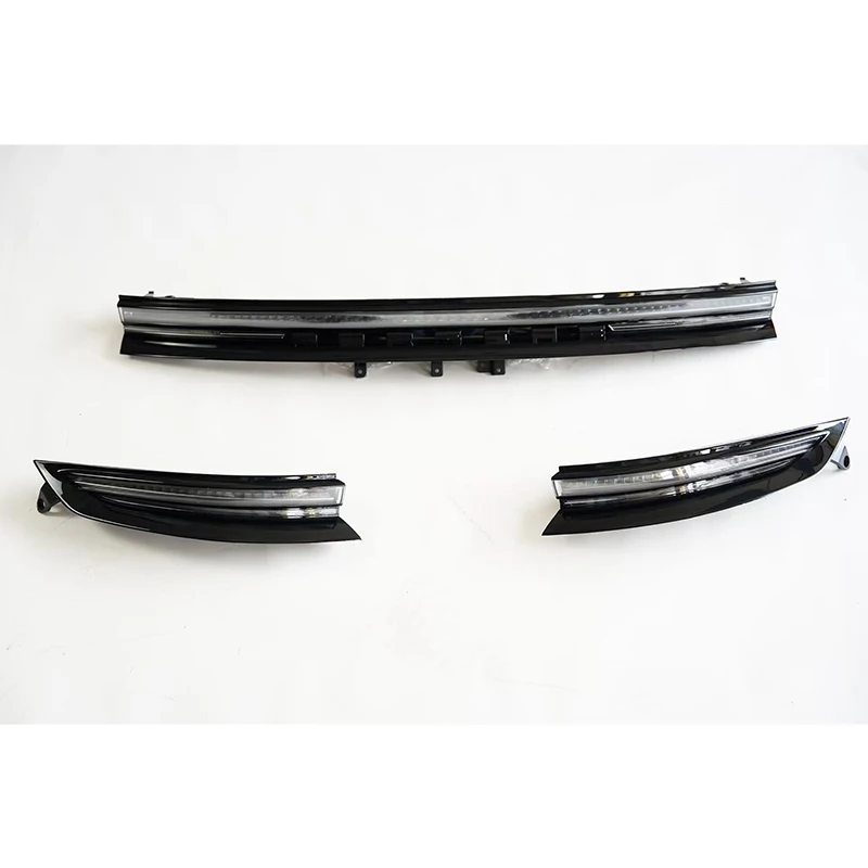 

2024-2025 Car Taillight Assembly Dynamic Flowing LED Through Taillights Suitable for Panamera 976