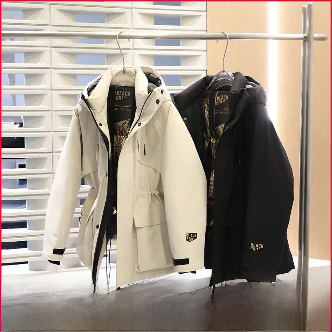 

Уличная куртка из серии Gold с технологией графенового нагрева, высокой степенью свободности подвижности, тройной защитой, молодежная, популярная, стандартной длины, с наполнителем из утиного пуха.