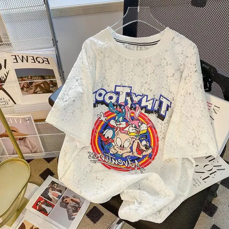 

Женская летняя футболка больших размеров с кружевными вставками и вырезами, свободного кроя, в корейском стиле, с круглым вырезом и принтом