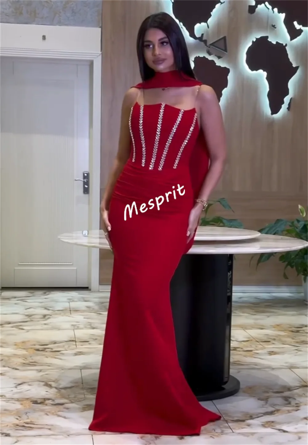 ชุดเดรสยาวทรงเมอร์เมดแบบไร้สายประดับคริสตัลสั่งตัดพิเศษสำหรับโอกาสพิเศษ ชุดราตรีผู้หญิงสุดหรูสำหรับงานปาร์ตี้