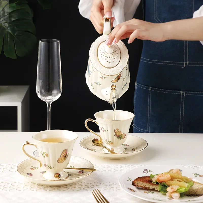 

French gold-painted retro palace-style butterfly bee flower-painted Phnom Penh English afternoon tea coffee cup and saucer set