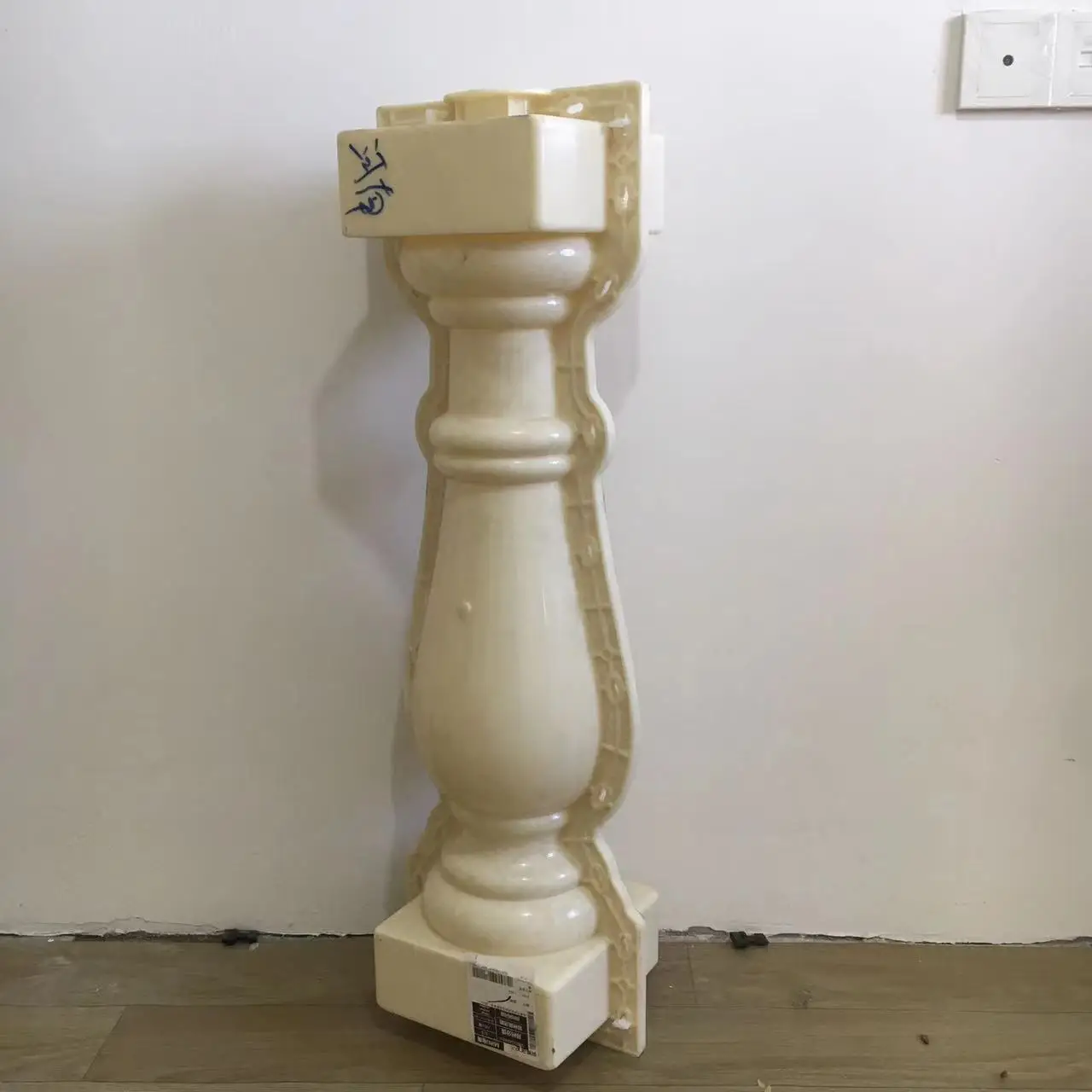 calabash ABS Height 82.5cm Precast Square Concrete Plastic Baluster Molds for Garden or House