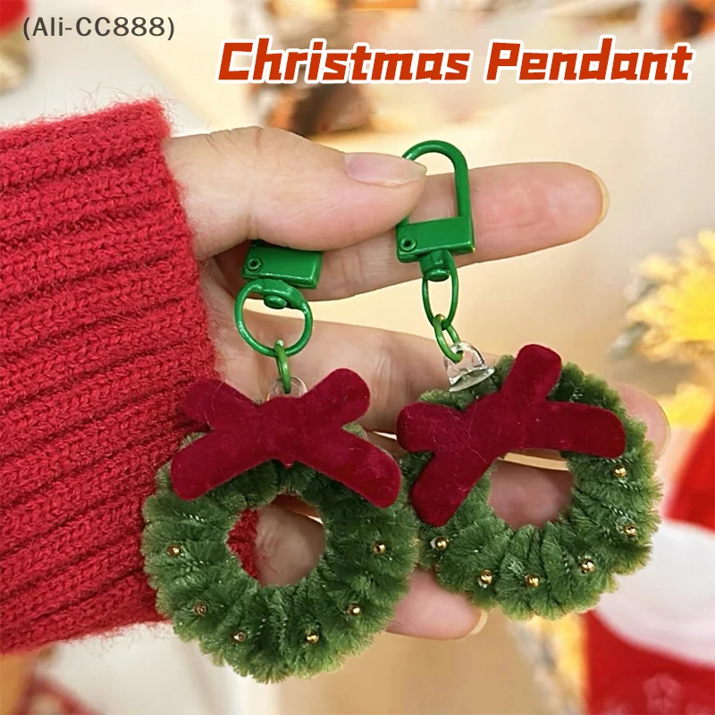 Creative Cartoon Christmas Flower Wreath Keychain Pendant Fashion Cute Versatile Flower Wreath Brooch Backpack Decoration Gifts