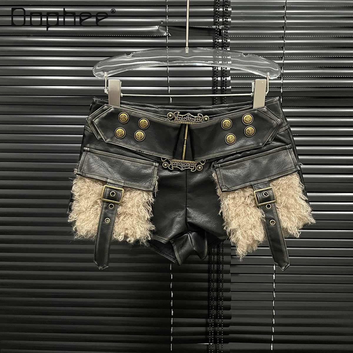 

PU Leather Shorts Punk Sexy Hot Pants Metal Button Low Waist Heavy Industry Spicy Girls Plush Pockets Personalized Streetwear