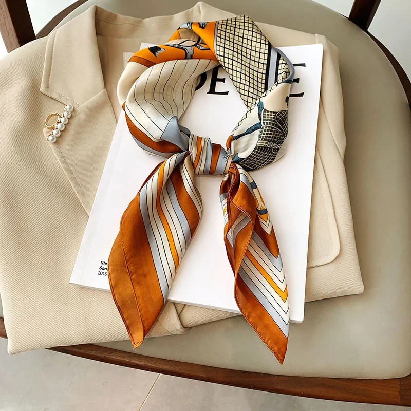 Novo quatro estações o cavalo impressão lenço quadrado de seda 70x70cm moda quatro estações bandana luxo protetor solar xale bandanas