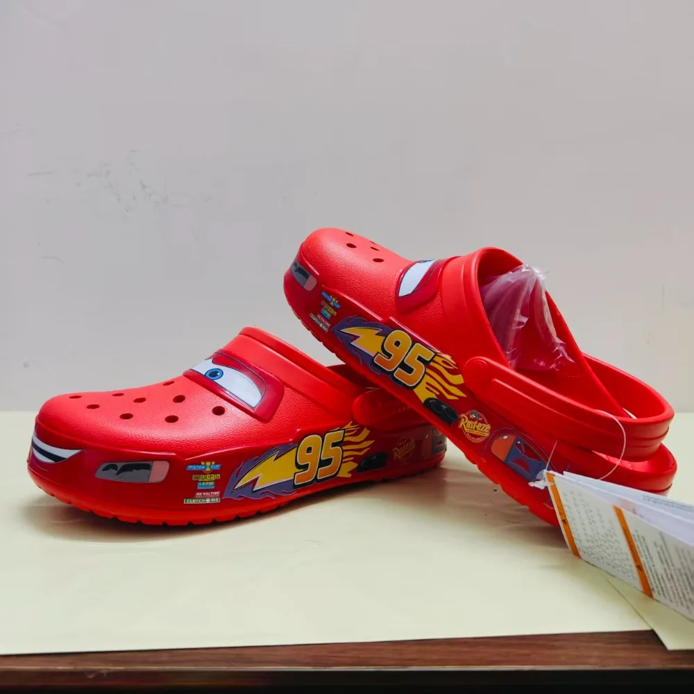 Nova alta qualidade mcqueens dos desenhos animados sólido à prova dwaterproof água chinelos buraco sandálias ao ar livre sandálias casuais respirável eva sapatos adultos