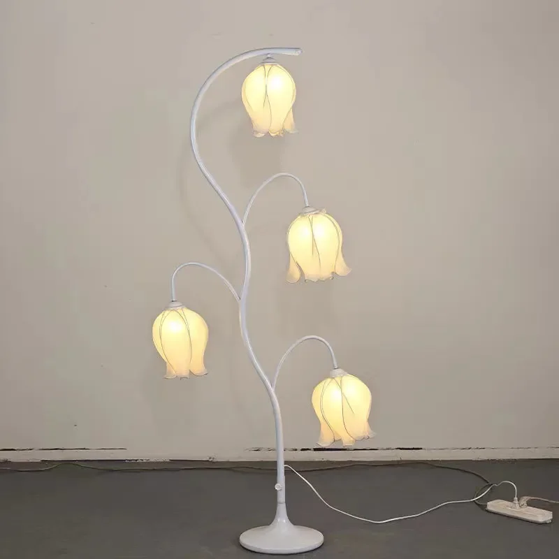Wrought Iron Lily of the Valley Flower Bud Road Light Wedding Stage Decoration Props Scene Arrangement Ornament for Party