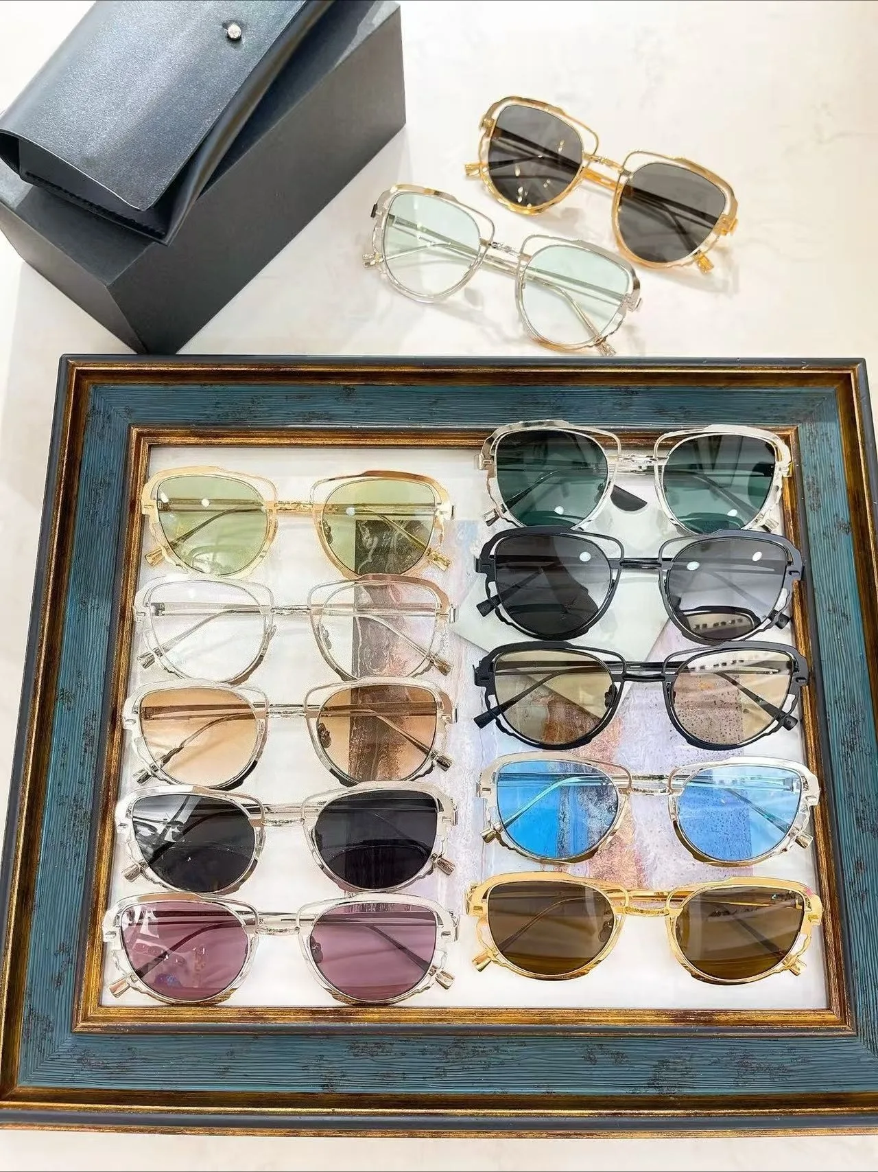 

KUB-RAU MASKE-H02 Classic Men's and Women's UV Protection Sunglasses Suitable for Outdoor and Beach Travel Comes with a Gift Box